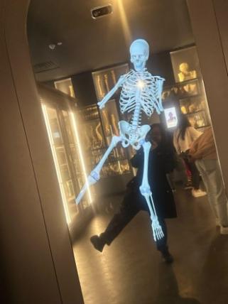 Picture of Lynn Mai in the Anatomy Museum of Riga